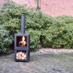 Esschert Terraskachel met houtopslag zwart