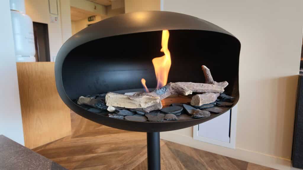 Cocoon Fires Pedestal Zwart, voet zwart (outlet)